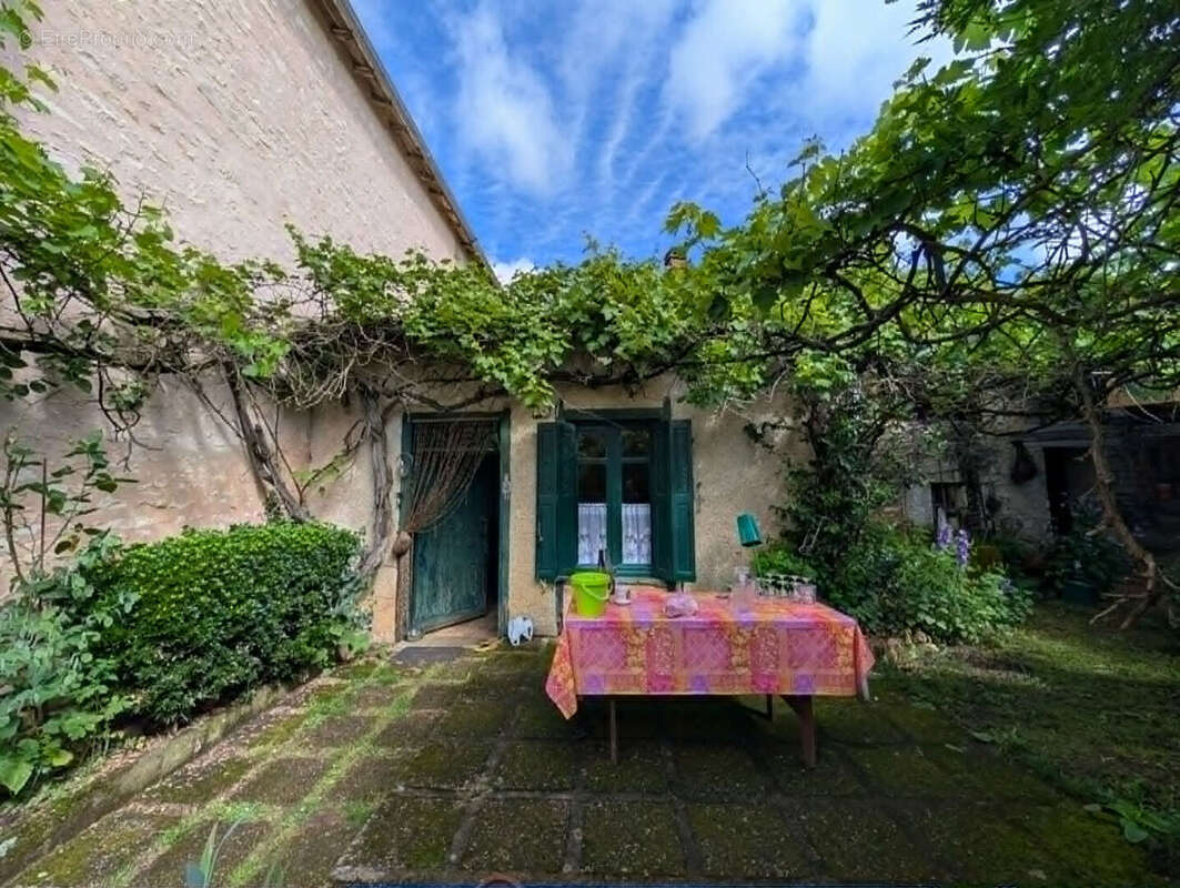 Maison à ROUILLE