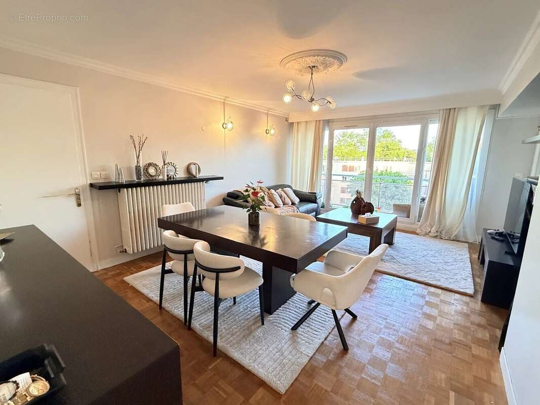 Appartement à CLICHY-SOUS-BOIS