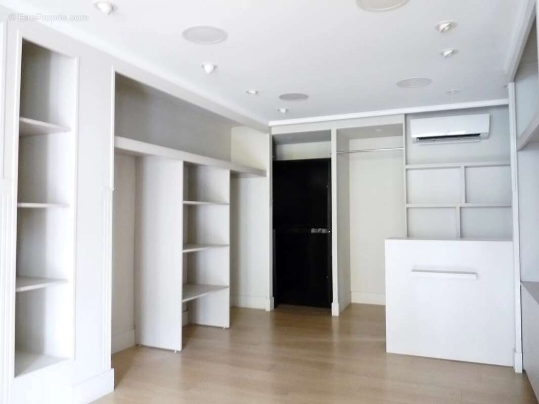 Commerce à TARASCON