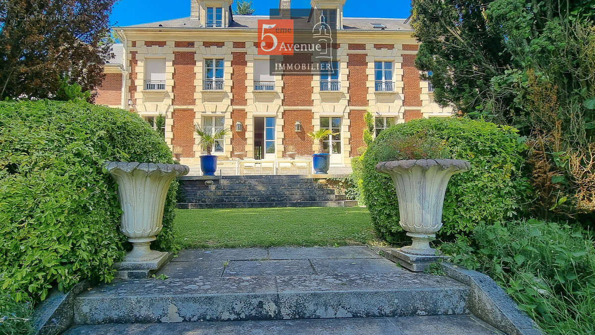 Maison à CHANTILLY