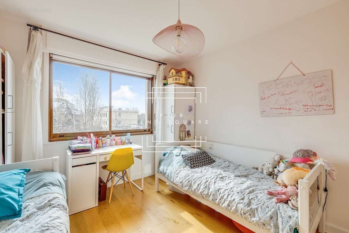 Appartement à NEUILLY-SUR-SEINE