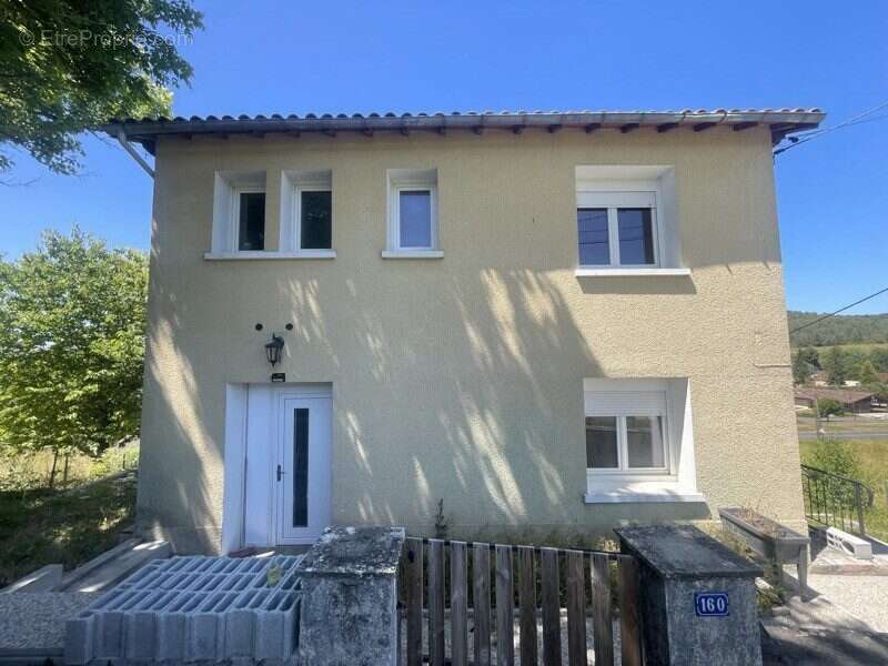 Maison à SAINT-CREPIN-D'AUBEROCHE