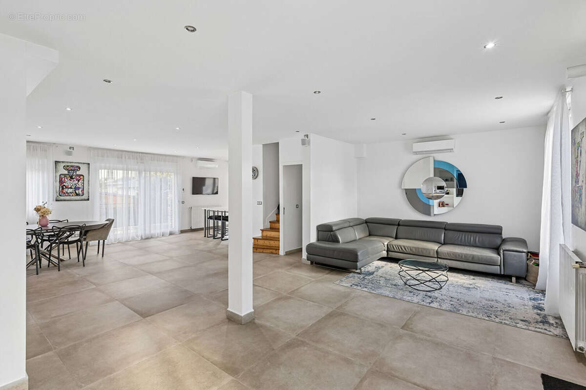 Maison à LES PAVILLONS-SOUS-BOIS