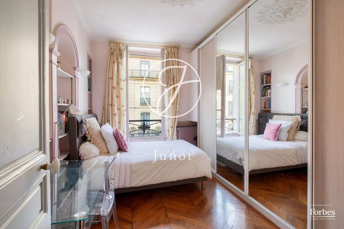 Appartement à VERSAILLES