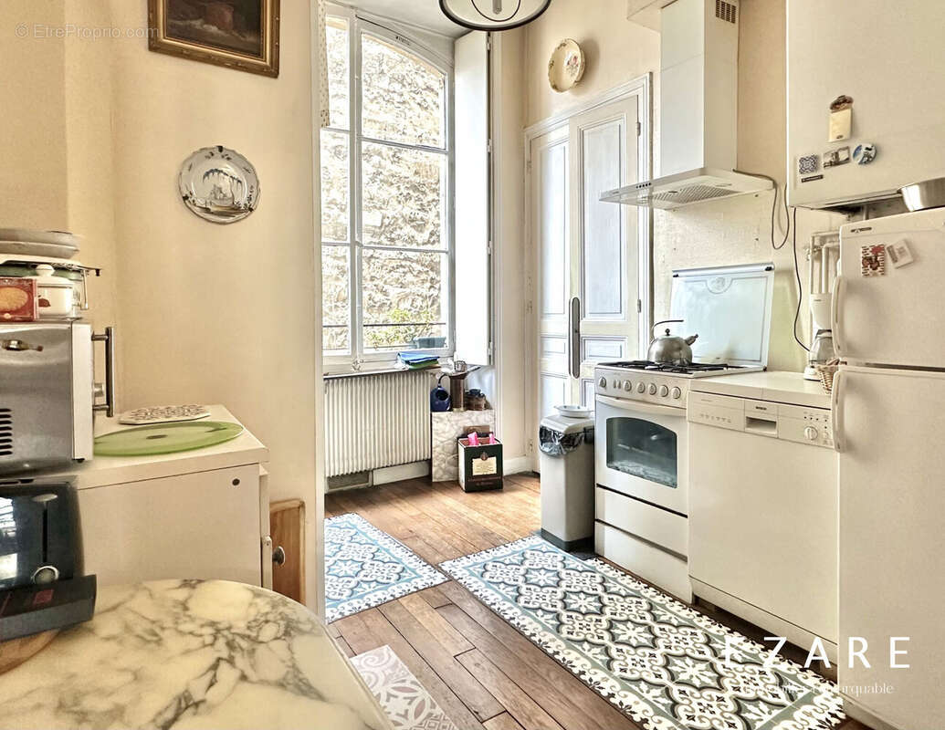 Appartement à PARIS-3E