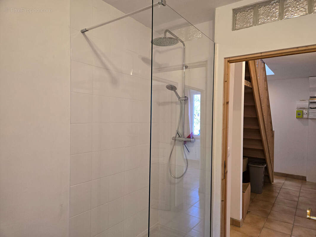 HAUTE VIENNE : Belle maison individuelle de 4 chambres, entièrement rénovée, située au bout d'une impasse paisible, à quelques m - photo 9