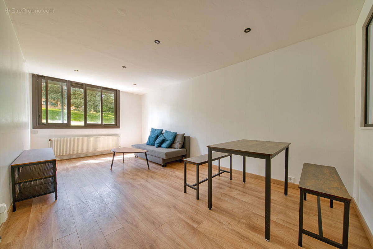 Appartement à CHAMPAGNE-AU-MONT-D'OR