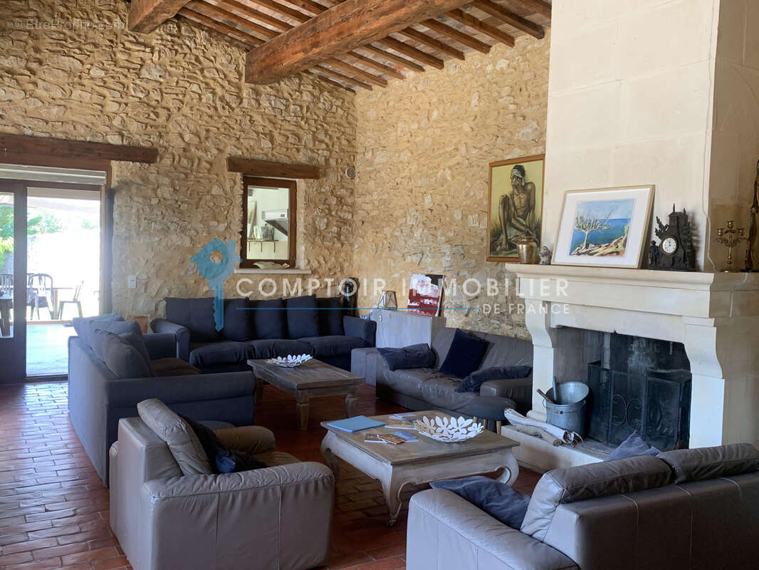 Magnifique ensemble de maisons en pierres avec piscine - photo 8