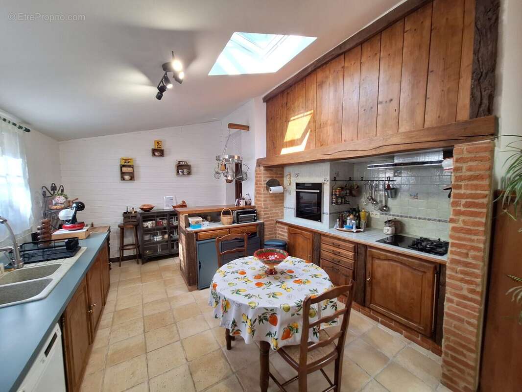 Maison 263 m² à Issigeac  - photo 9