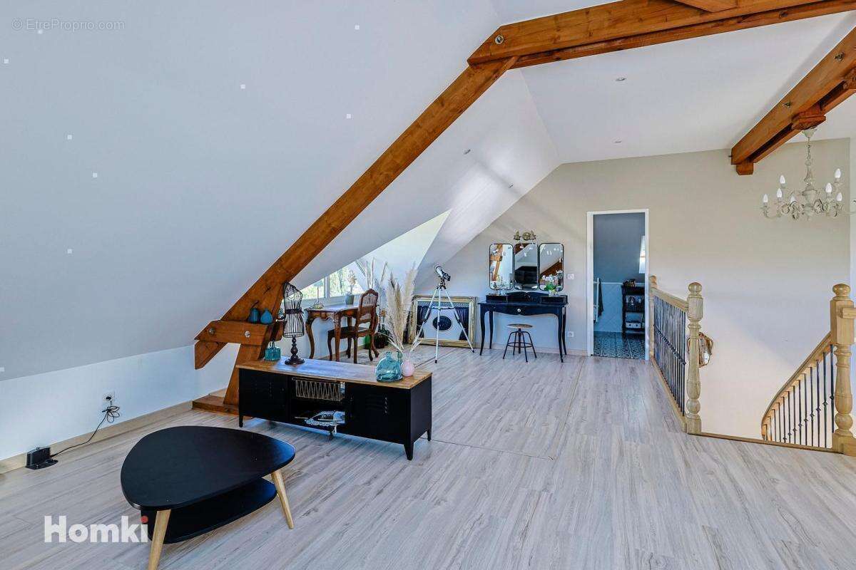 Maison à POEY-DE-LESCAR