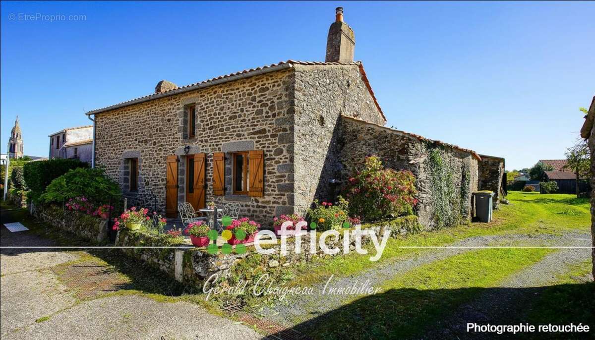 Maison à SAINT-LUMINE-DE-COUTAIS