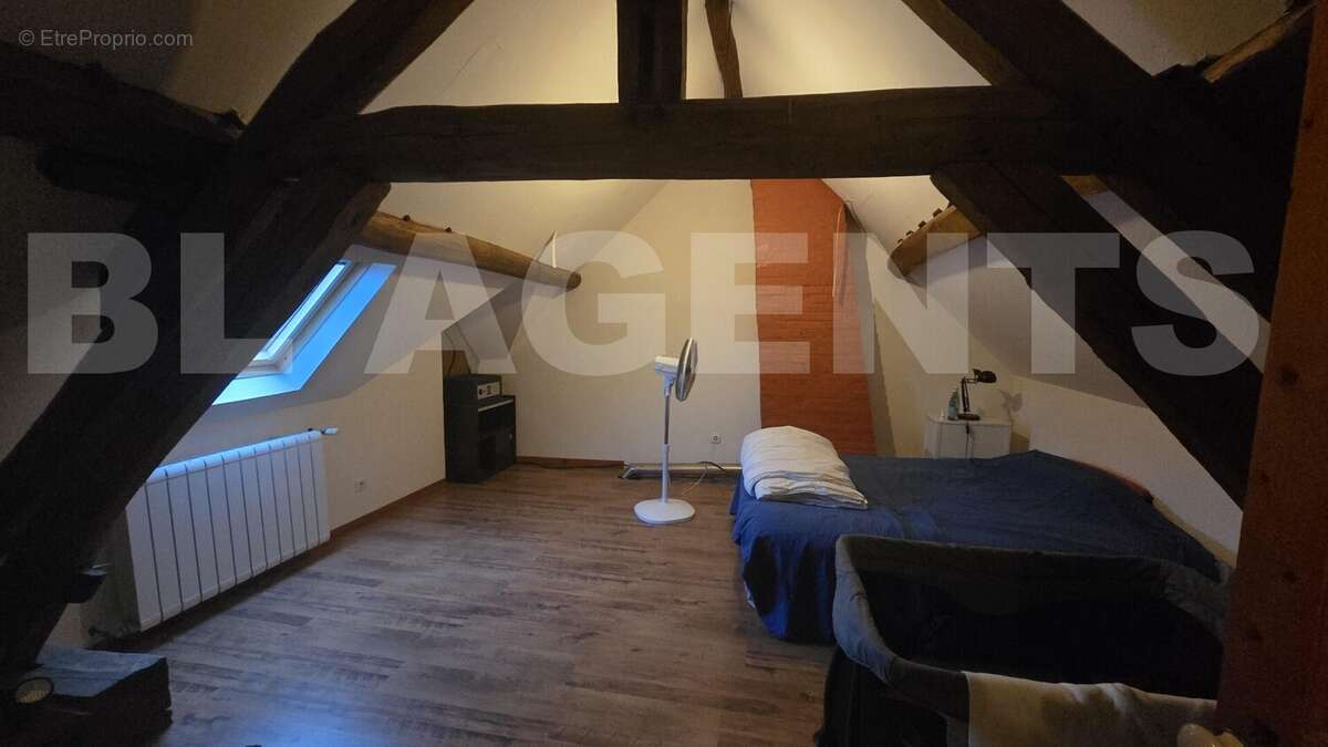 9 - Maison à SERGINES