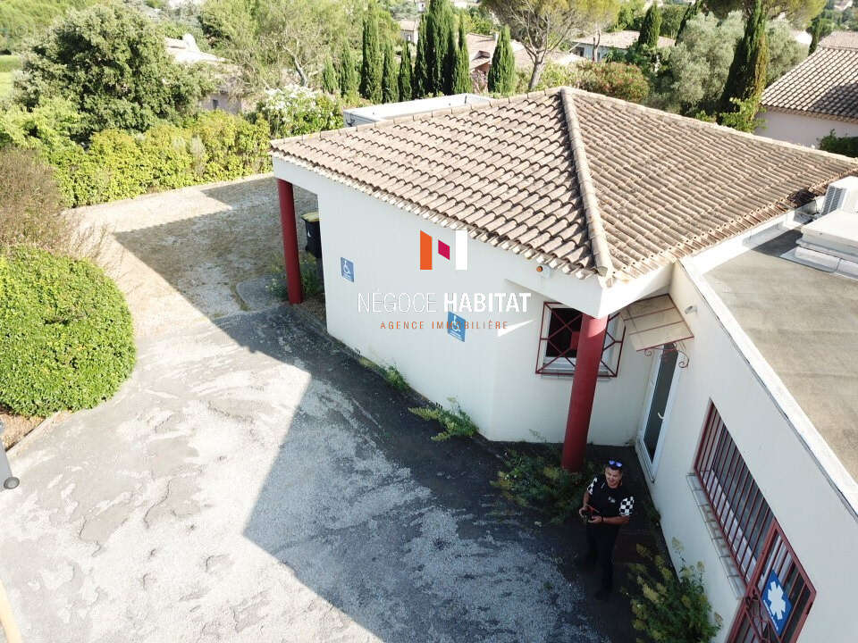Commerce à POULX