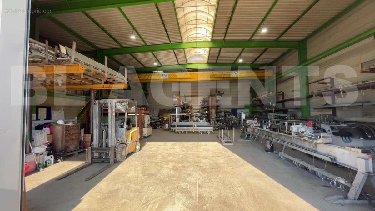 Photo 06-03-2025 12 09 40 - Commerce à MOULINS-SAINT-HUBERT