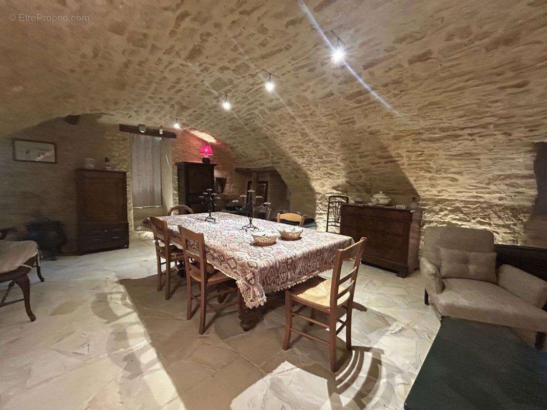 Maison à NADAILLAC-DE-ROUGE