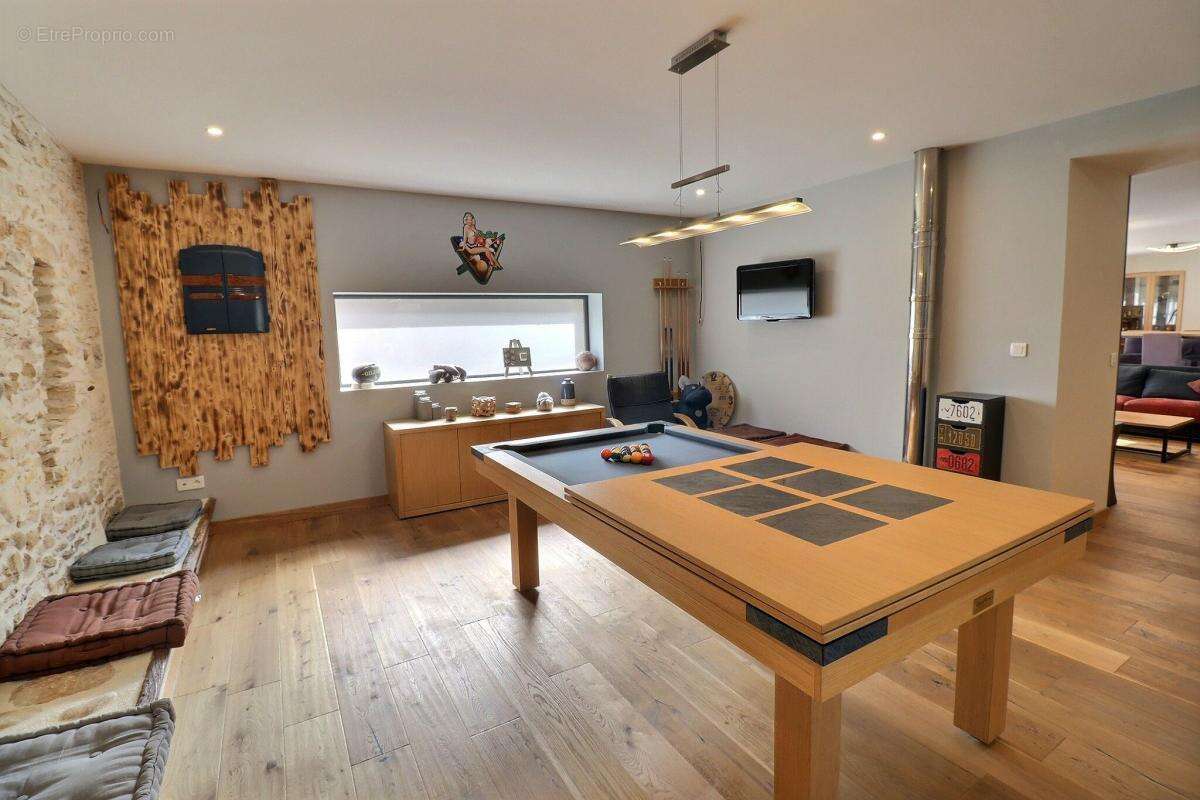 Belle maison en pierres - 200m² + dépendance - photo 6