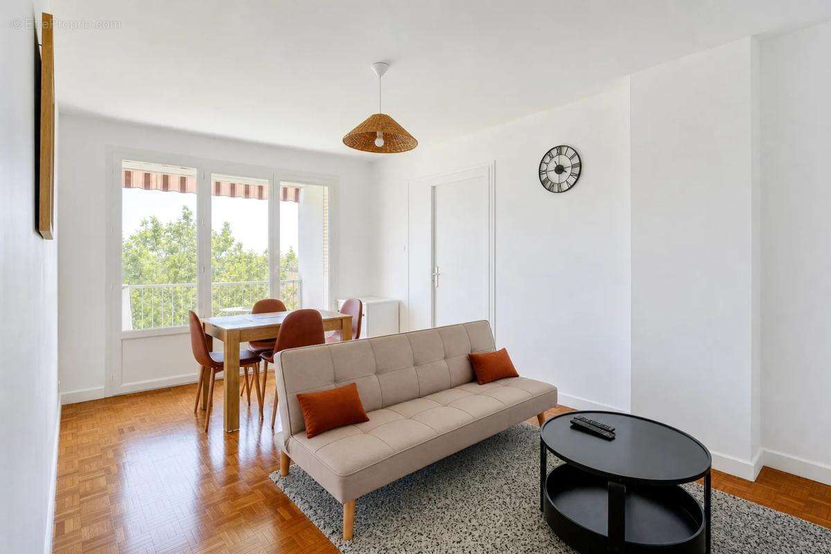 Appartement à BRON