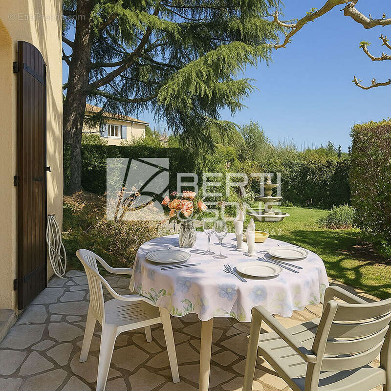 Maison à MANDELIEU-LA-NAPOULE