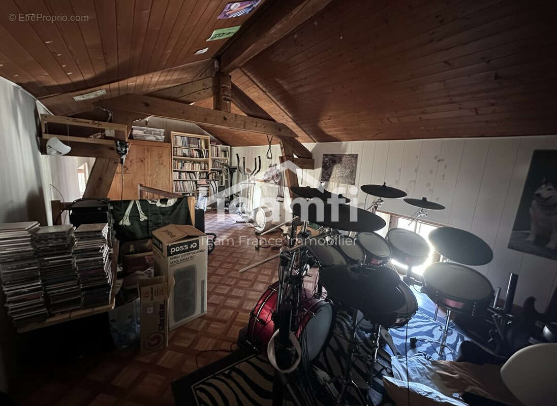 Maison 112 m² à Saint-Remy-Sur-Durolle  - photo 8