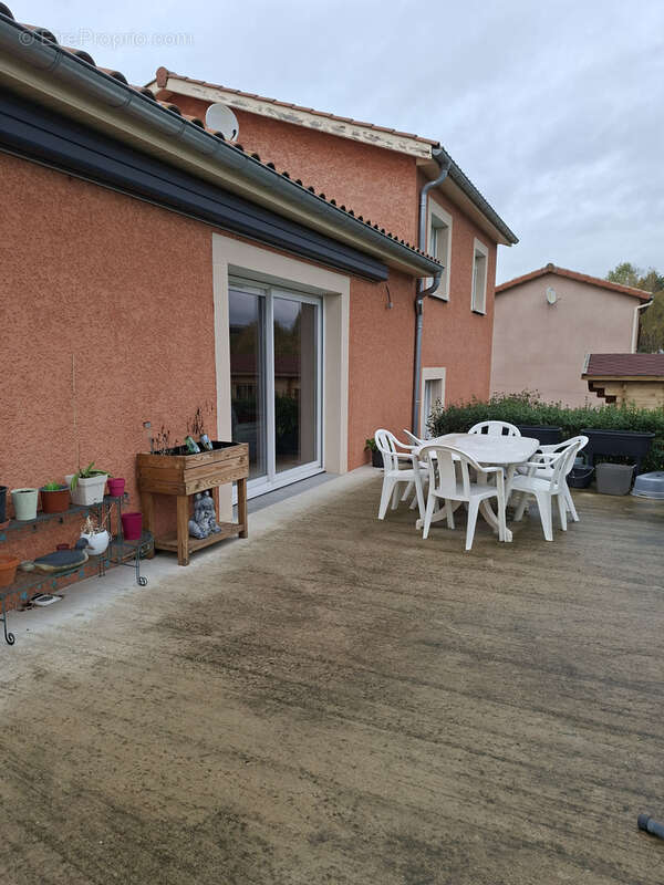 Maison à SAINT-DENIS-DE-CABANNE