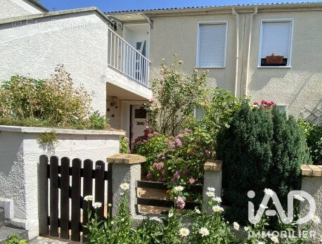 Photo 1 - Appartement à COMBS-LA-VILLE