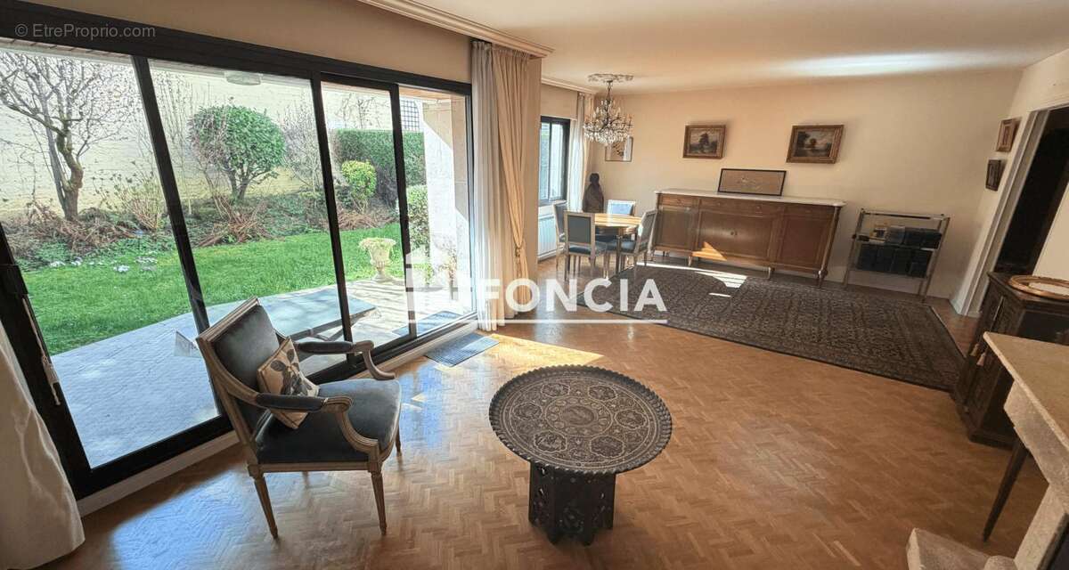 Appartement à BOURG-LA-REINE