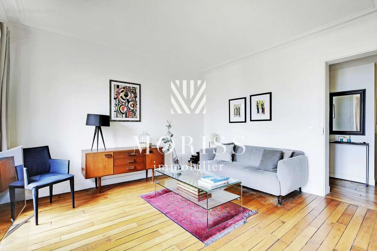 Appartement à PARIS-3E