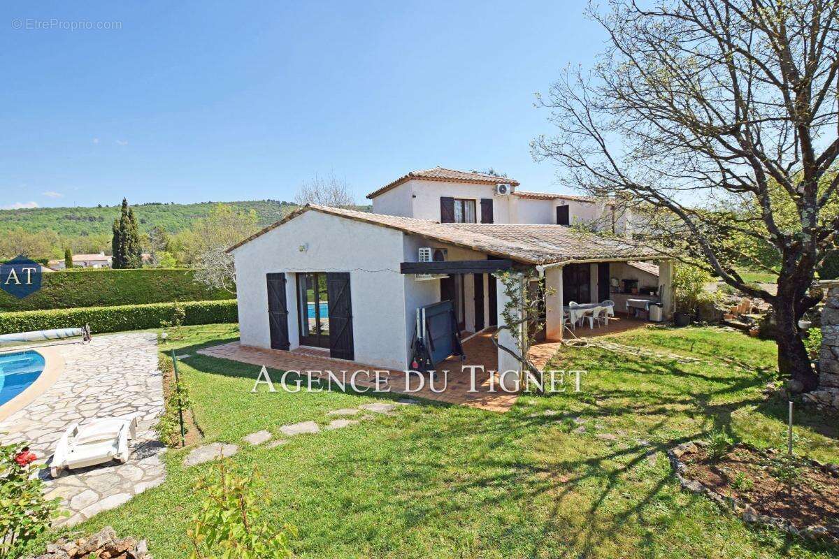 Maison à SAINT-CEZAIRE-SUR-SIAGNE