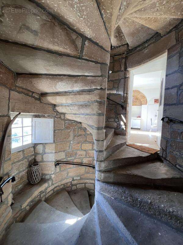 Maison à LACAPELLE-MARIVAL