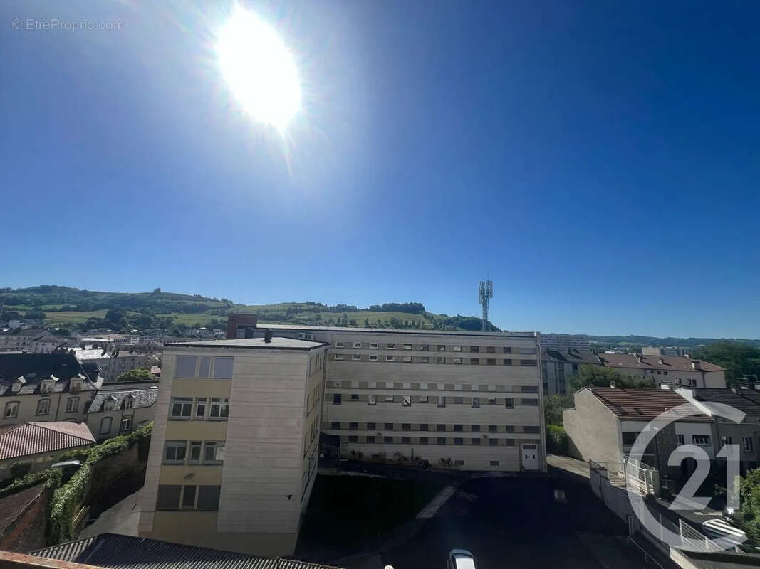 Appartement 90 m² à Aurillac  - photo 2
