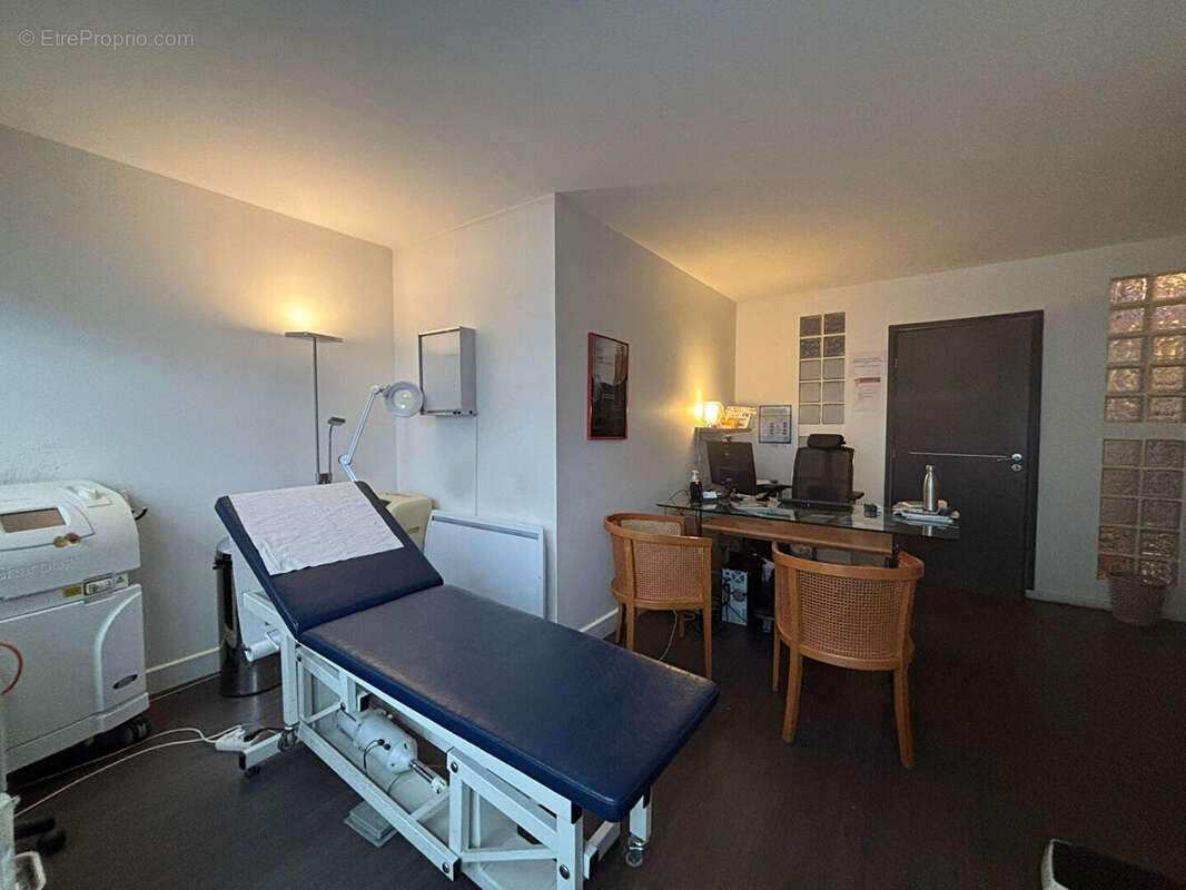 Commerce à ENGHIEN-LES-BAINS