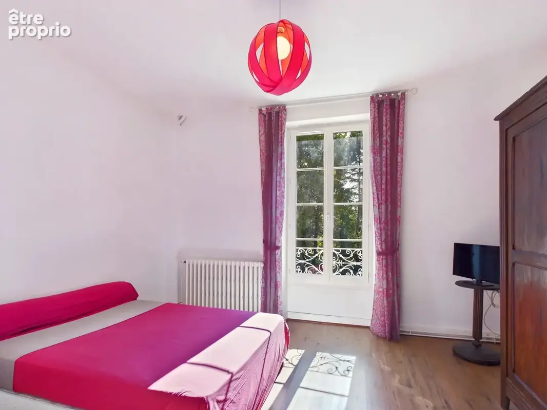 Élégante maison de maître, seconde maison périgourdine et dépendances sur près de 2,5 hectares de parc arboré - photo 6