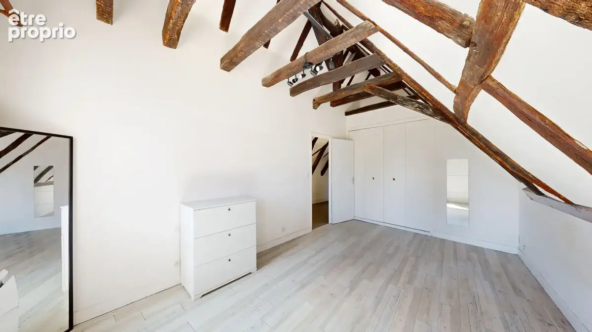 À VENDRE   Appartement duplex de caractère avec poutres apparentes et cheminée 95M2 - Tours Centre - photo 5