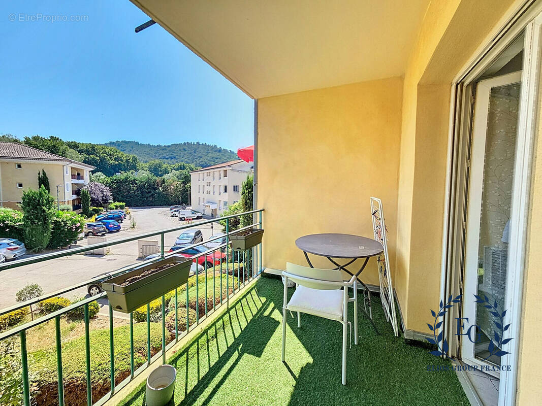 Appartement à LA DESTROUSSE