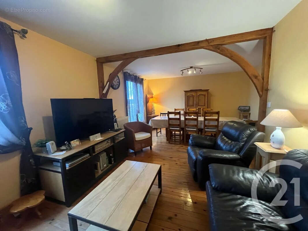 Maison à REILHAC