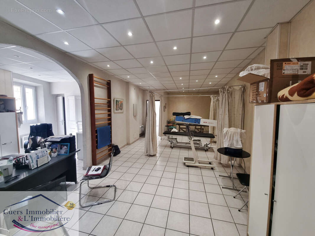 Commerce à SOLLIES-PONT