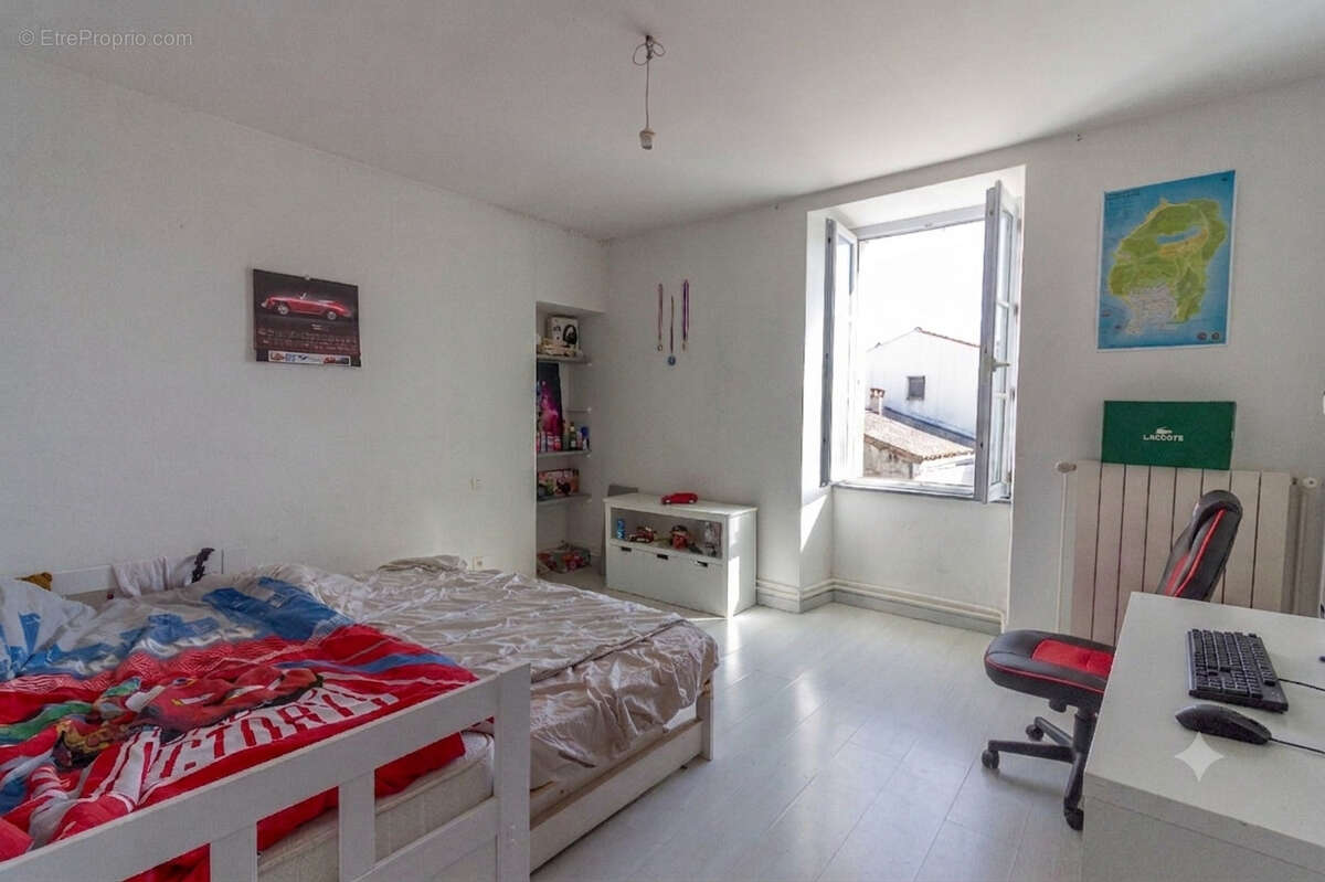 Maison 128 m2 avec local indépendant   À 10 min de Surgères - photo 6
