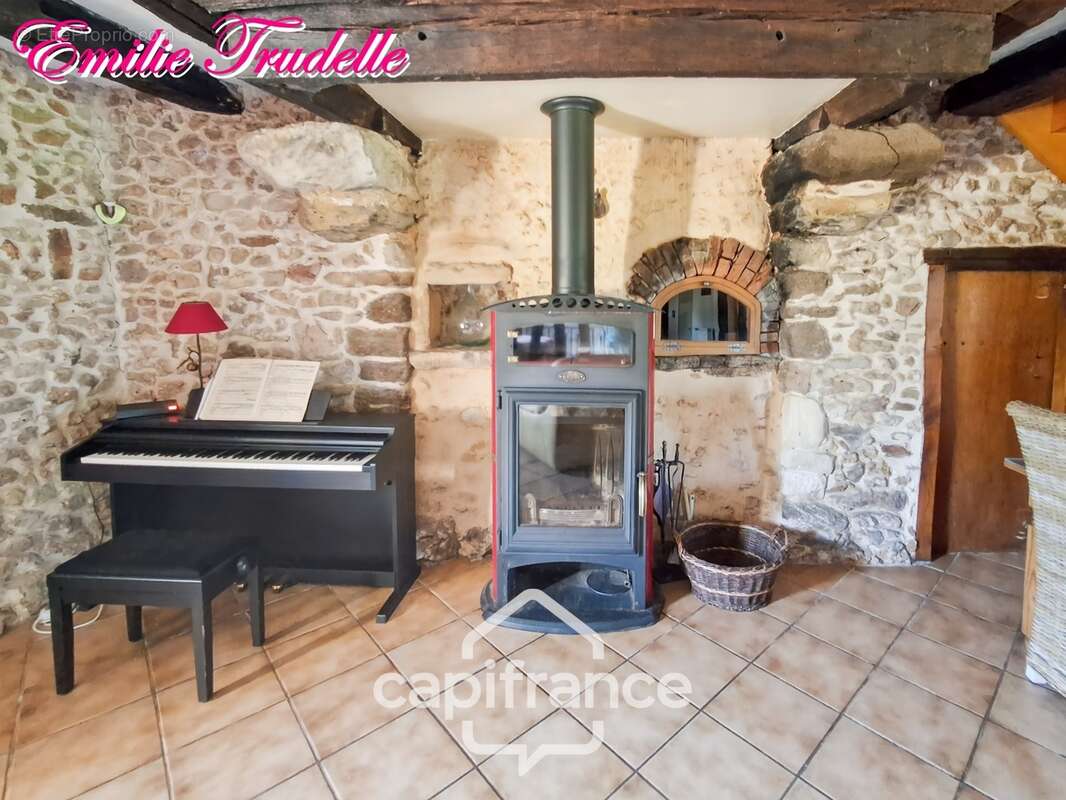  Longère de caractère du XVe siècle à vendre 5 pièces NUILLE LE JALAIS (72)  – 105 m²- 3ch – Terrain de 1 823 m² - photo 3