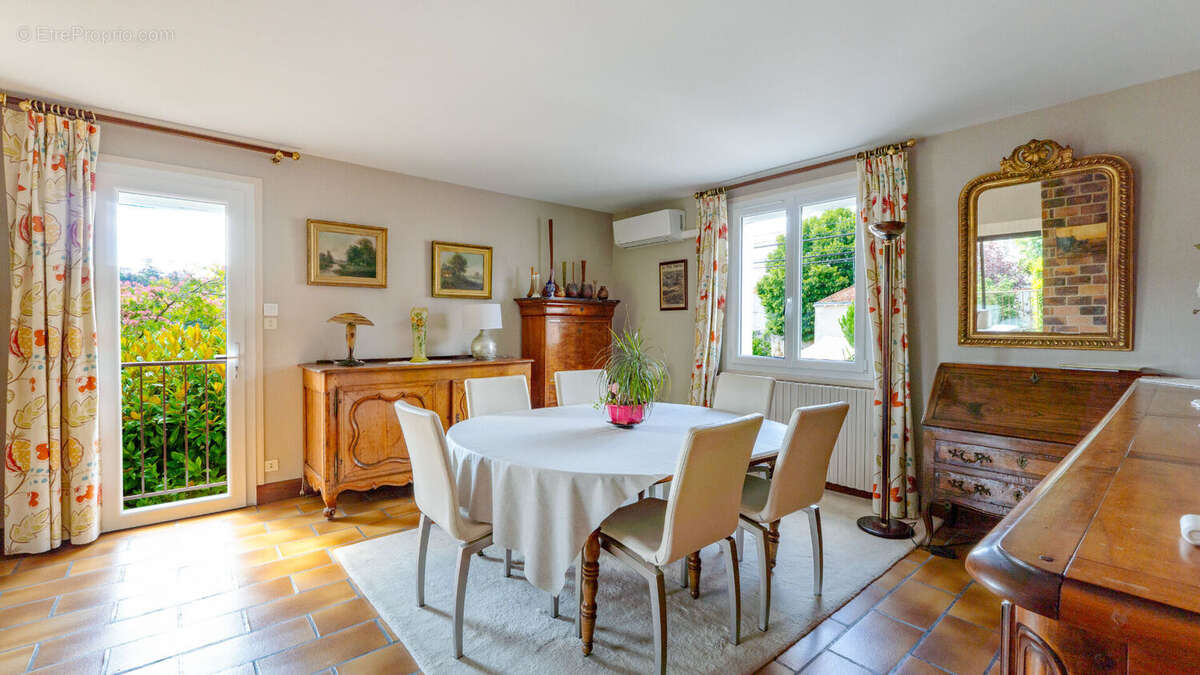 Maison à BUXEROLLES