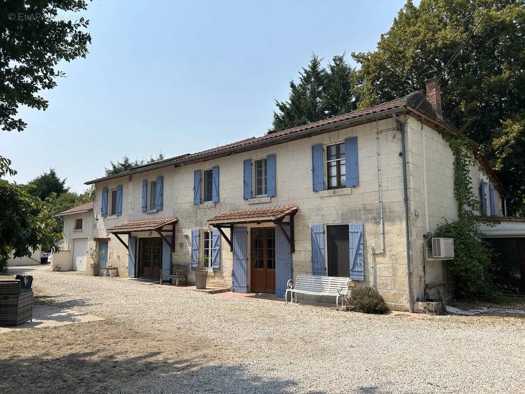 Maison à AUBETERRE-SUR-DRONNE