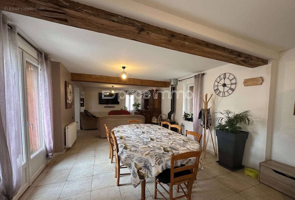 Maison à MONTVILLE