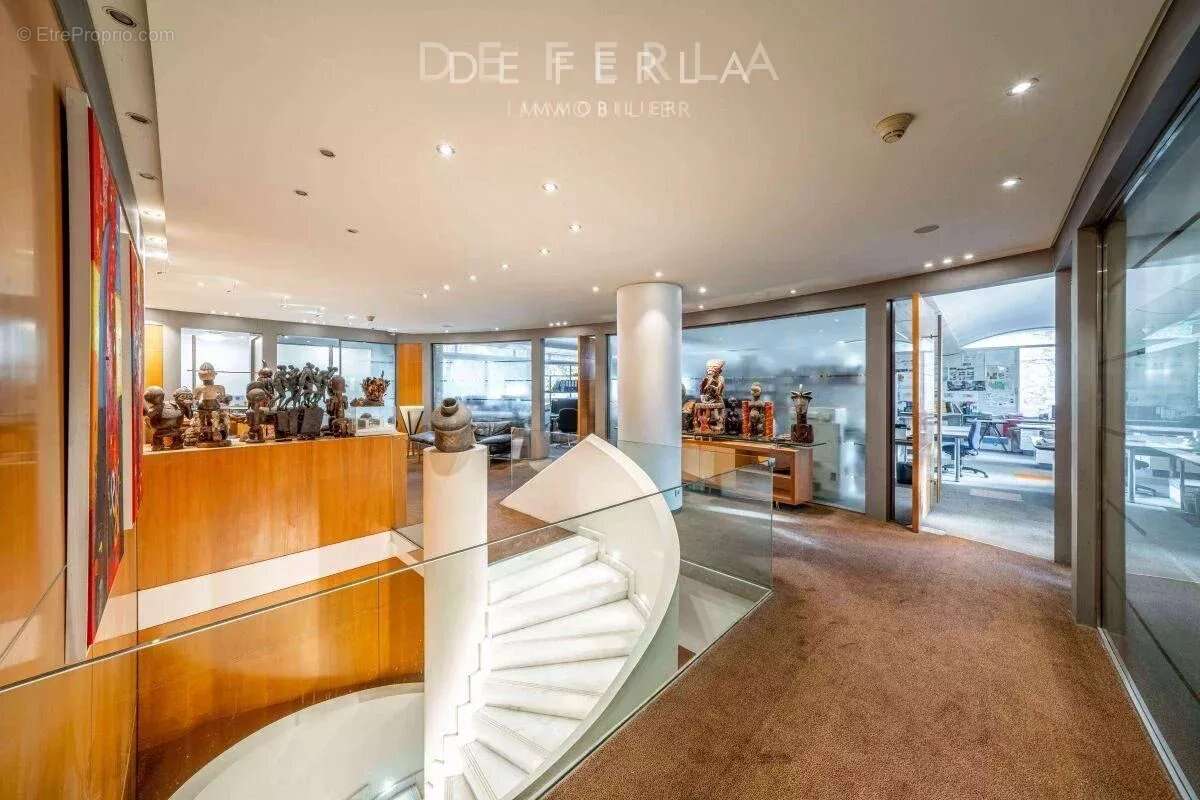 Commerce à SAINT-CLOUD