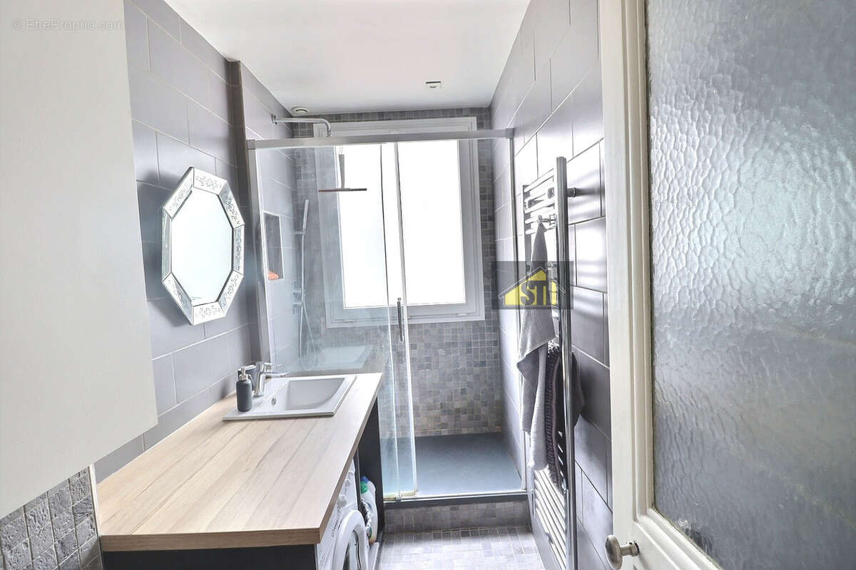 Appartement à PARIS-14E