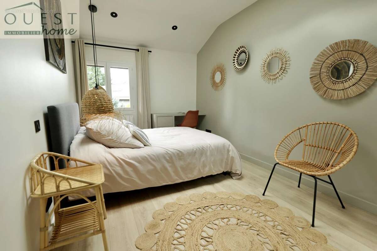 Maison à CHARBONNIERES-LES-BAINS