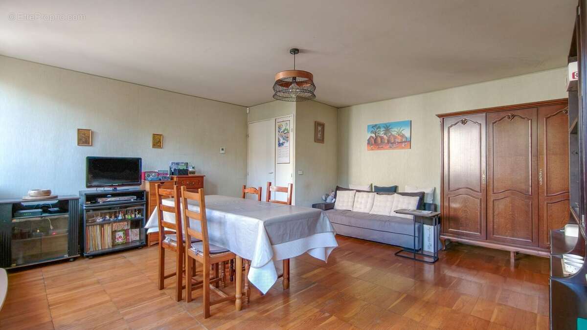 Appartement à LOGNES