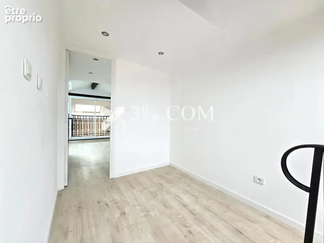 Appartement à vendre   91 m2   Tourcoing, quartier Croix Rou - photo 7