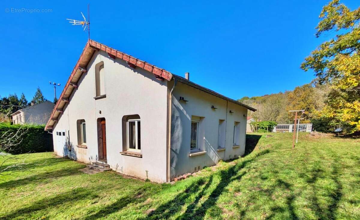 Maison à SAINT-SALVY-DE-LA-BALME