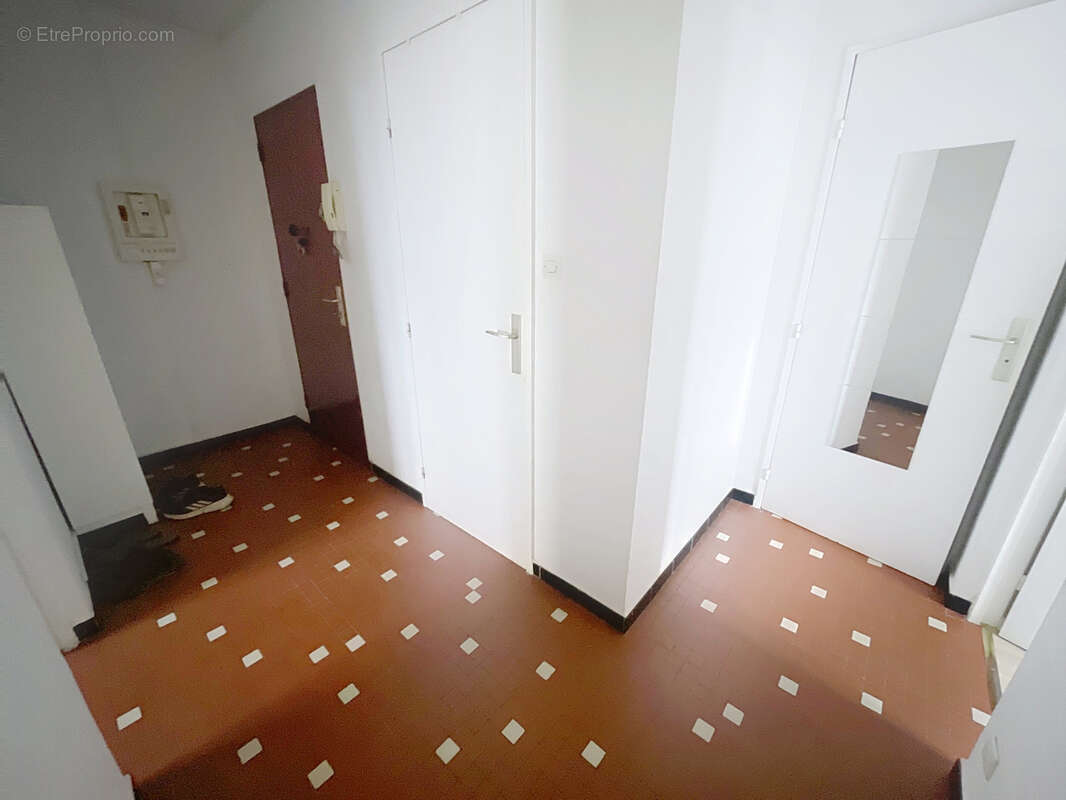 Appartement à SAINT-GENIS-LAVAL