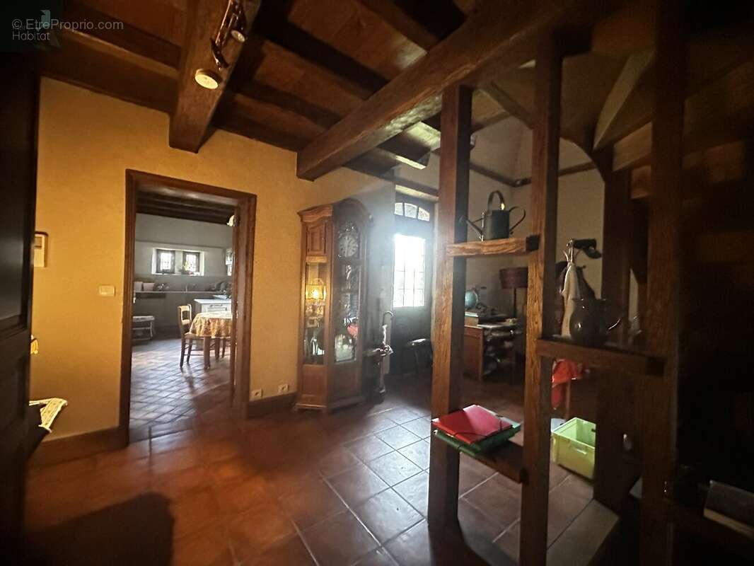 Maison à SAINT-ETIENNE-DE-MAURS