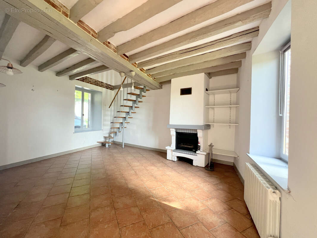 Maison à CHERISY